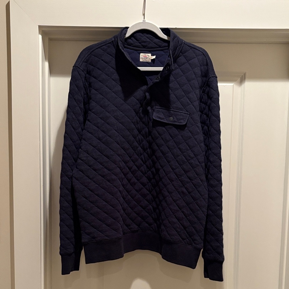 Faherty Navy Blue Quilted Pullover size L